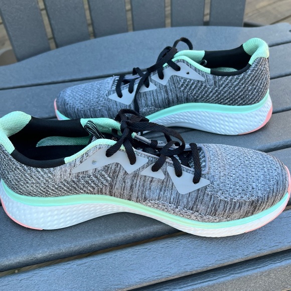 Skechers Woman’s Neutral Knit Sneaker with Memory Foam 9 - Picture 4 of 9